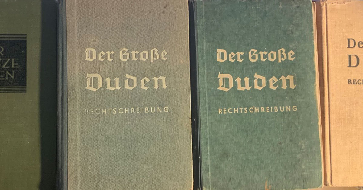 verschiedene Dudenausgaben von 1929 bis 1947